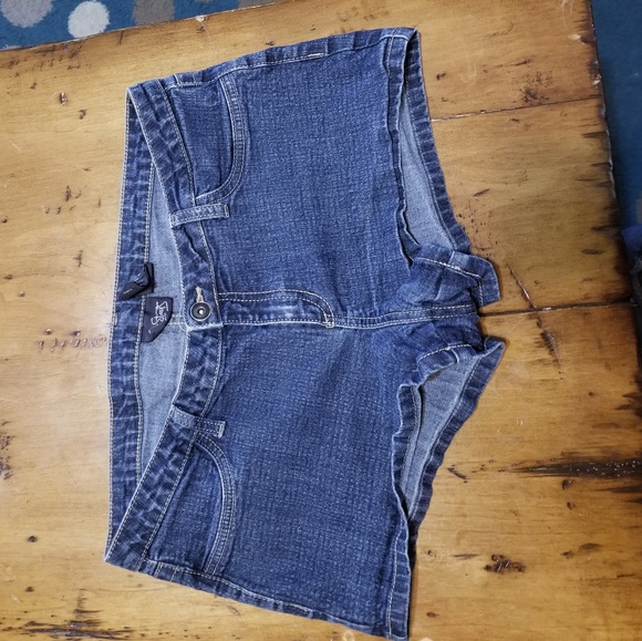 denim blue shorts city streets - Picture 3 of 4